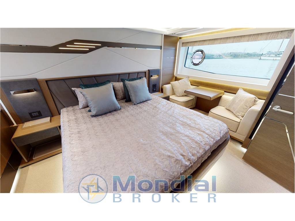 Sunseeker 65 sport yacht