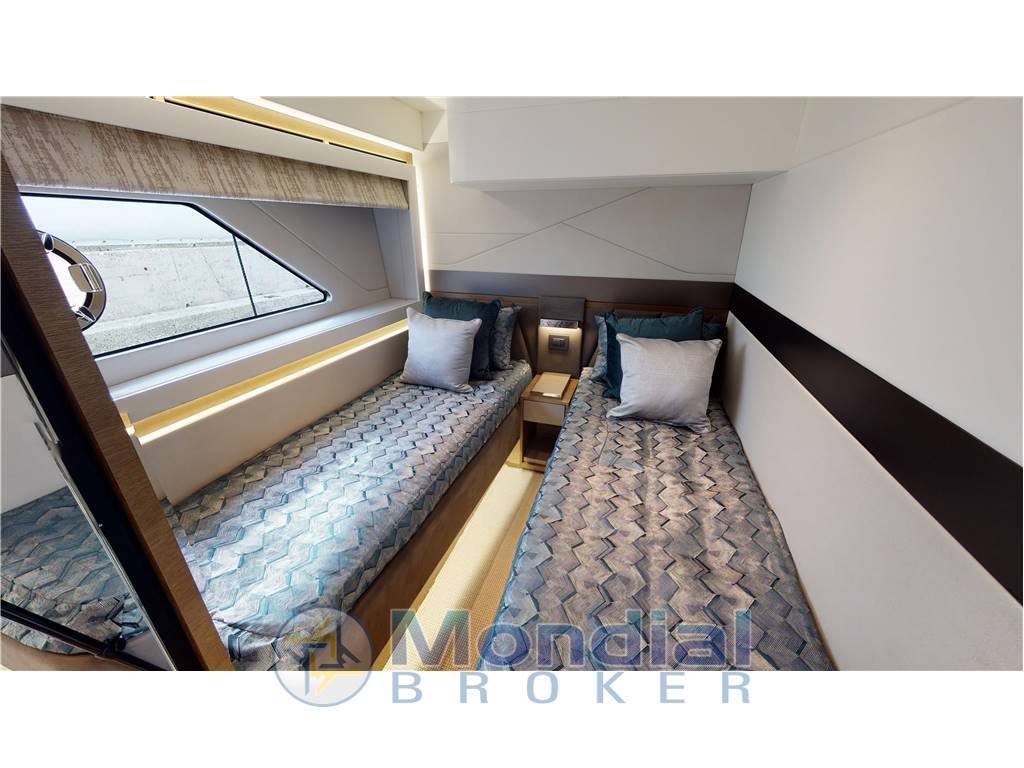 Sunseeker 65 sport yacht