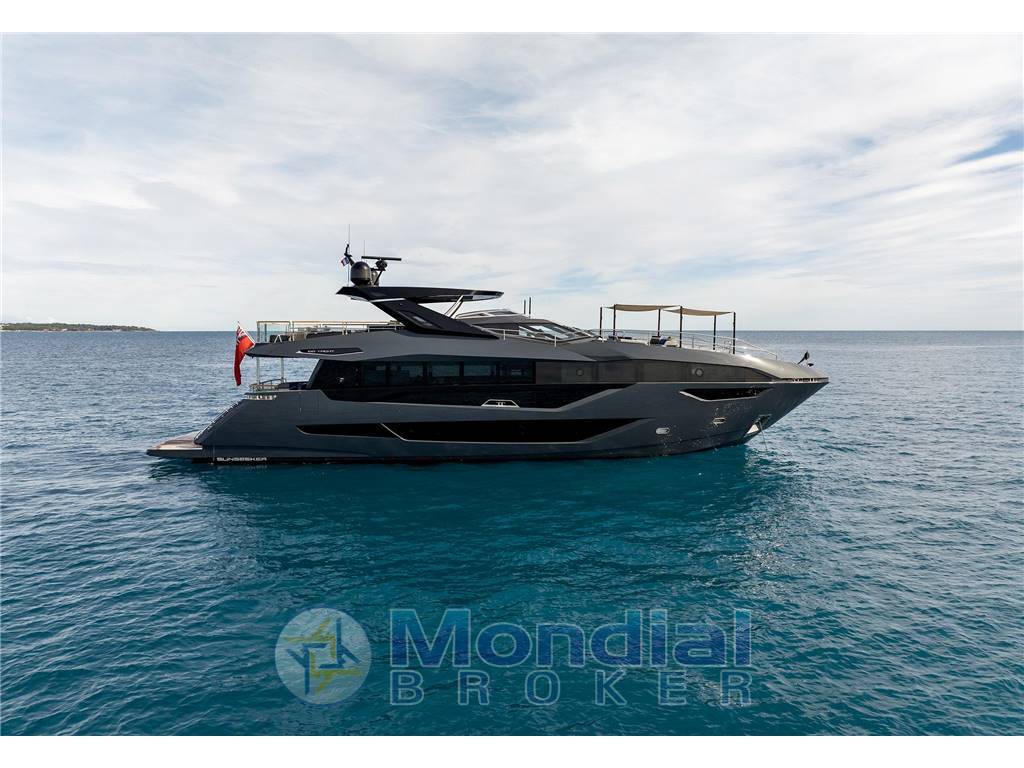 Sunseeker 100 yacht