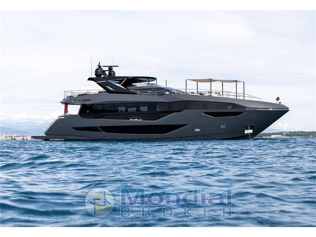 Sunseeker 100 yacht