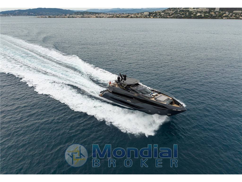 Sunseeker 100 yacht
