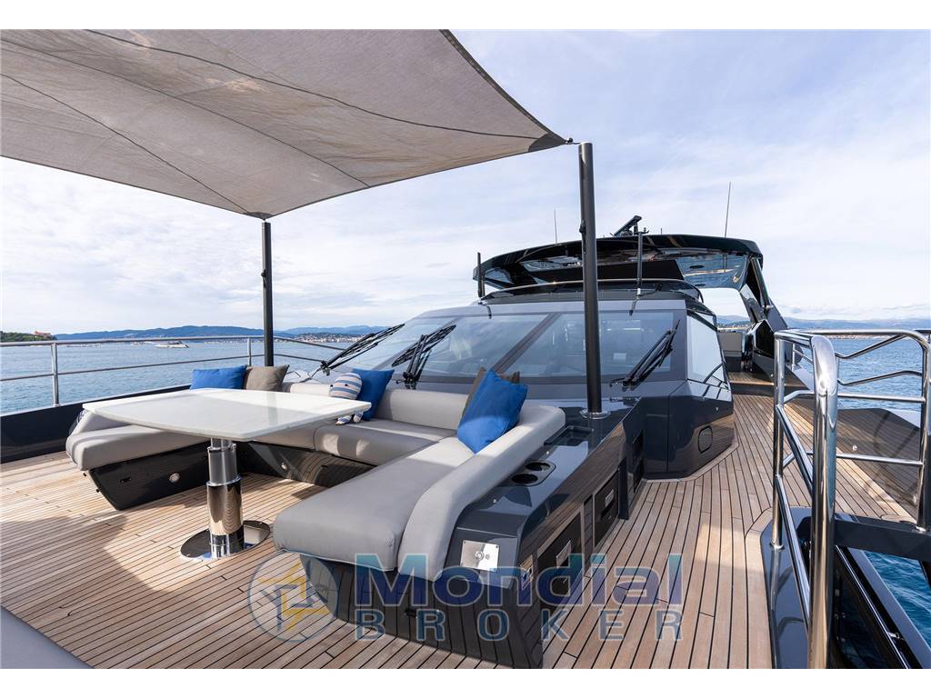 Sunseeker 100 yacht