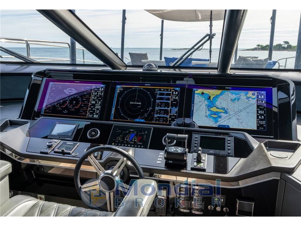 Sunseeker 100 yacht