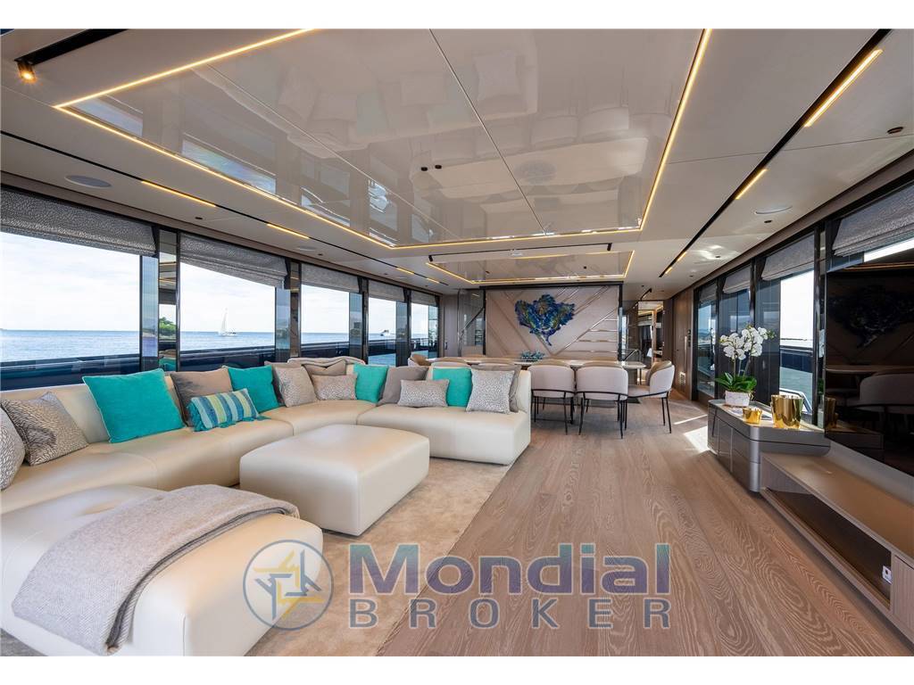 Sunseeker 100 yacht
