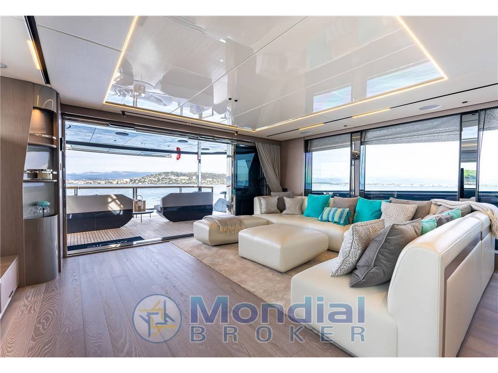 Sunseeker 100 yacht