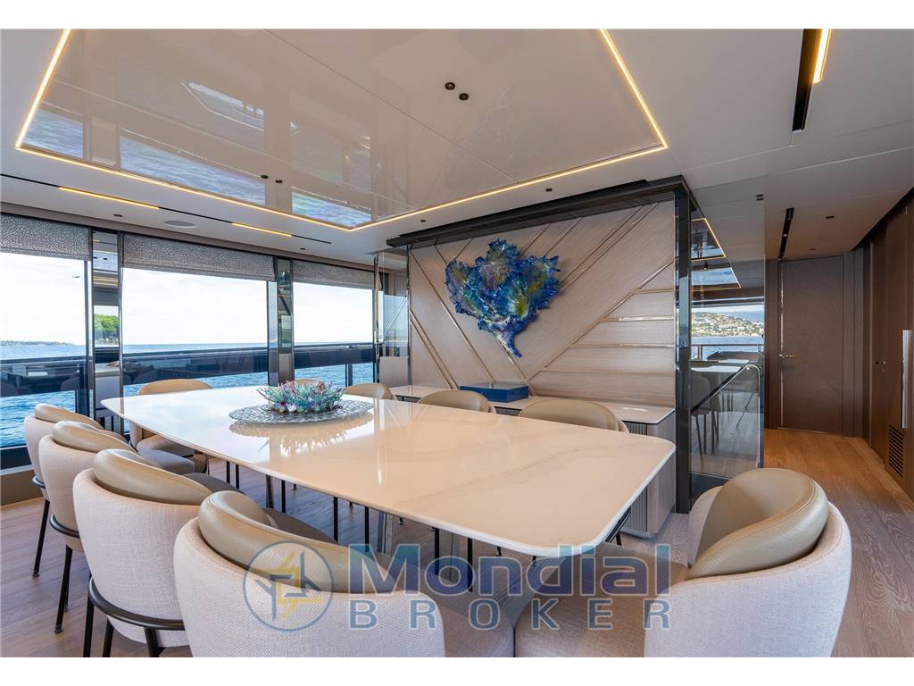 Sunseeker 100 yacht