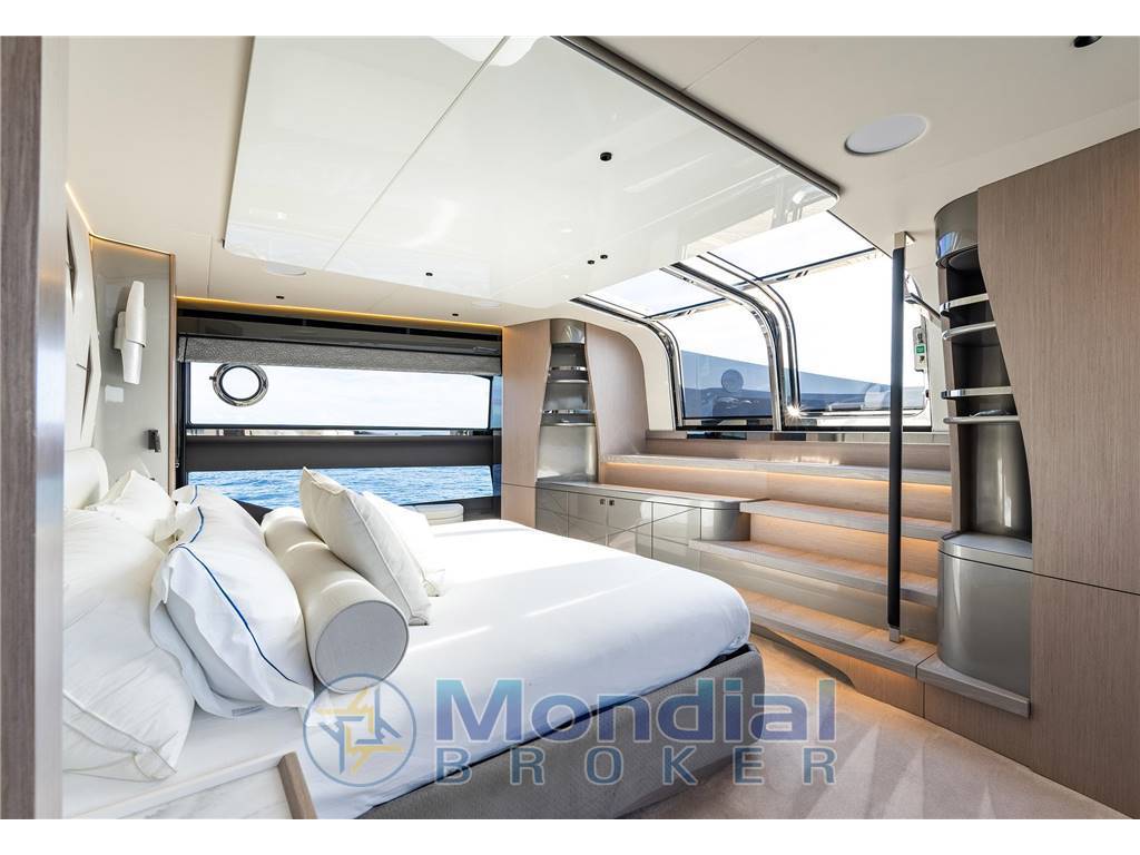 Sunseeker 100 yacht
