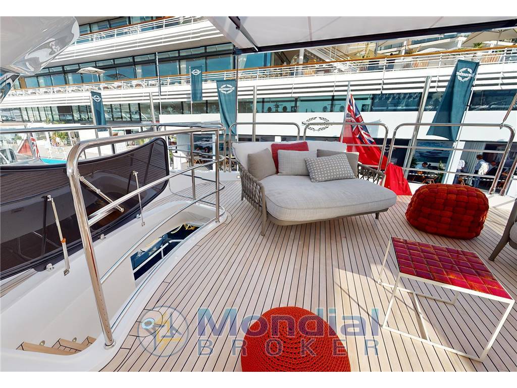Sunseeker 95 yacht