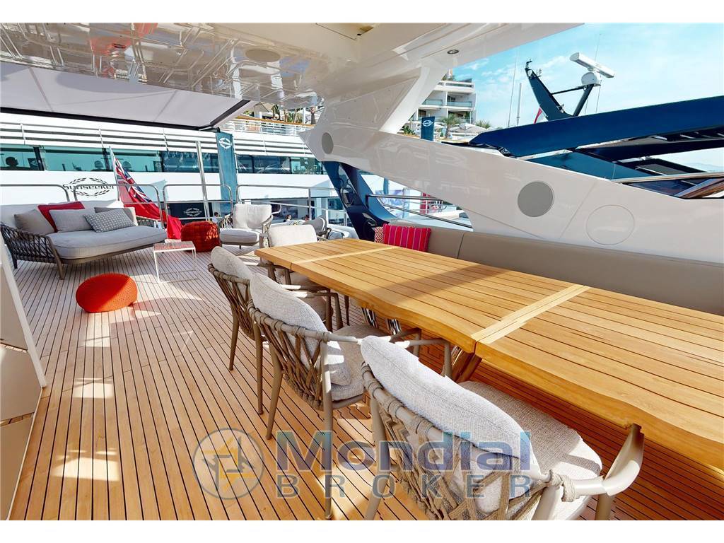 Sunseeker 95 yacht