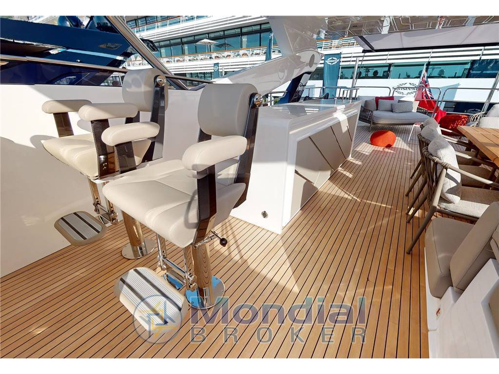 Sunseeker 95 yacht