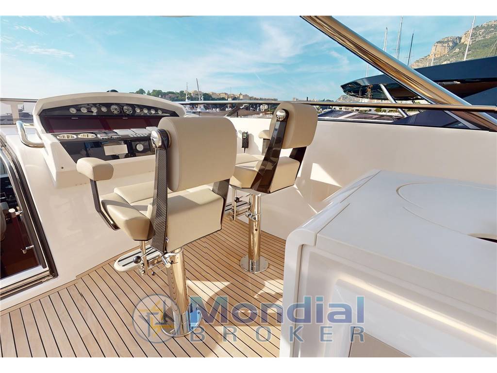 Sunseeker 95 yacht