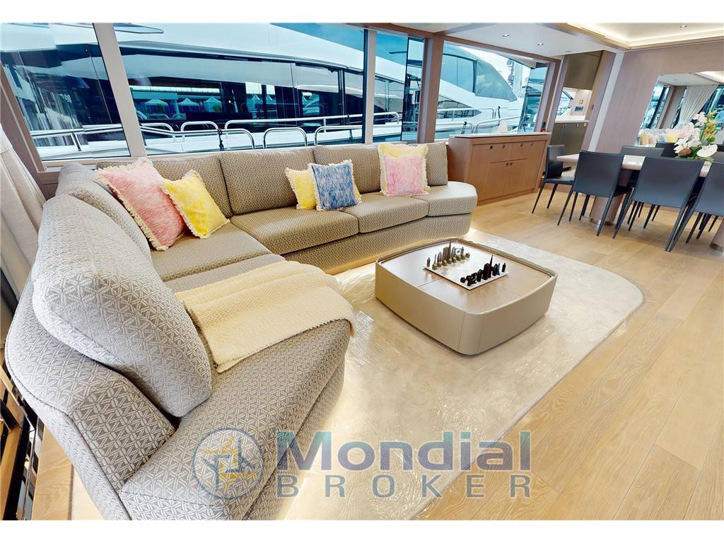 Sunseeker 95 yacht