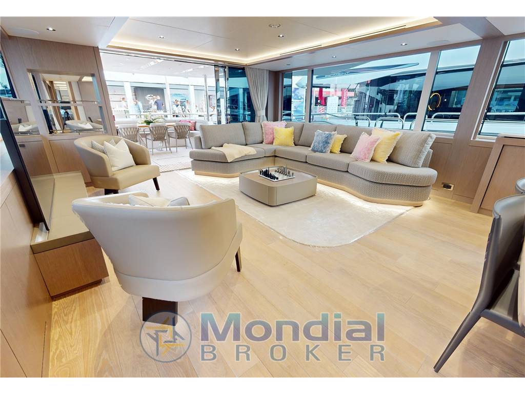 Sunseeker 95 yacht