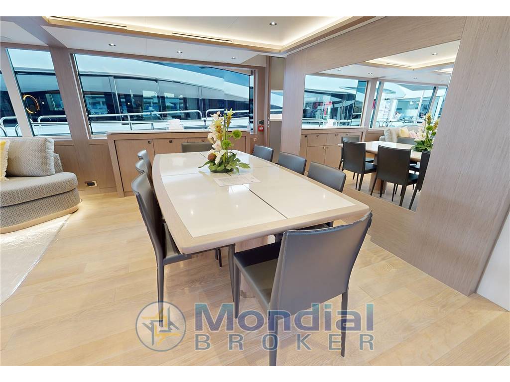 Sunseeker 95 yacht