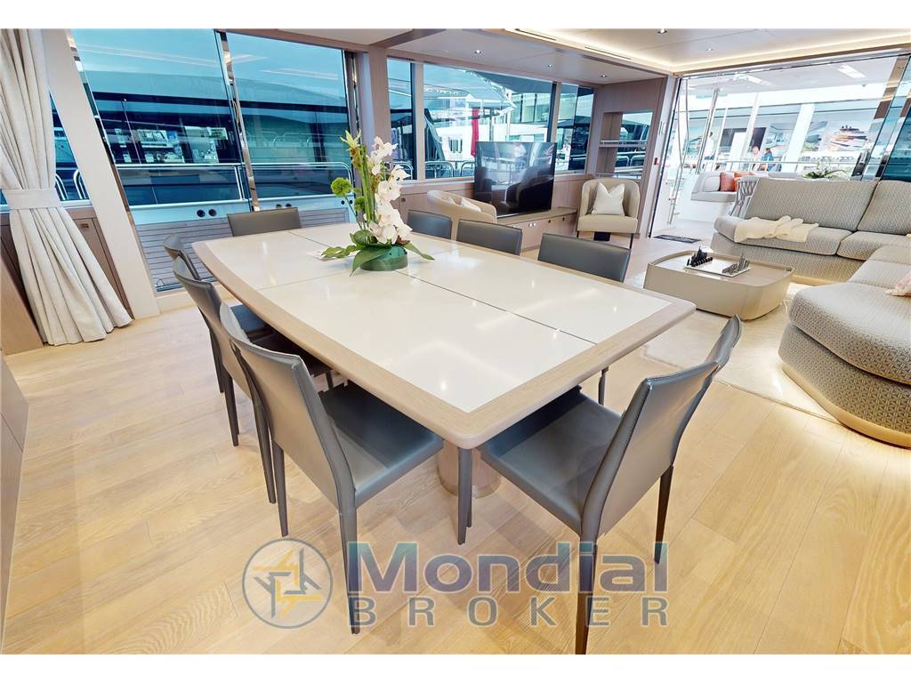 Sunseeker 95 yacht