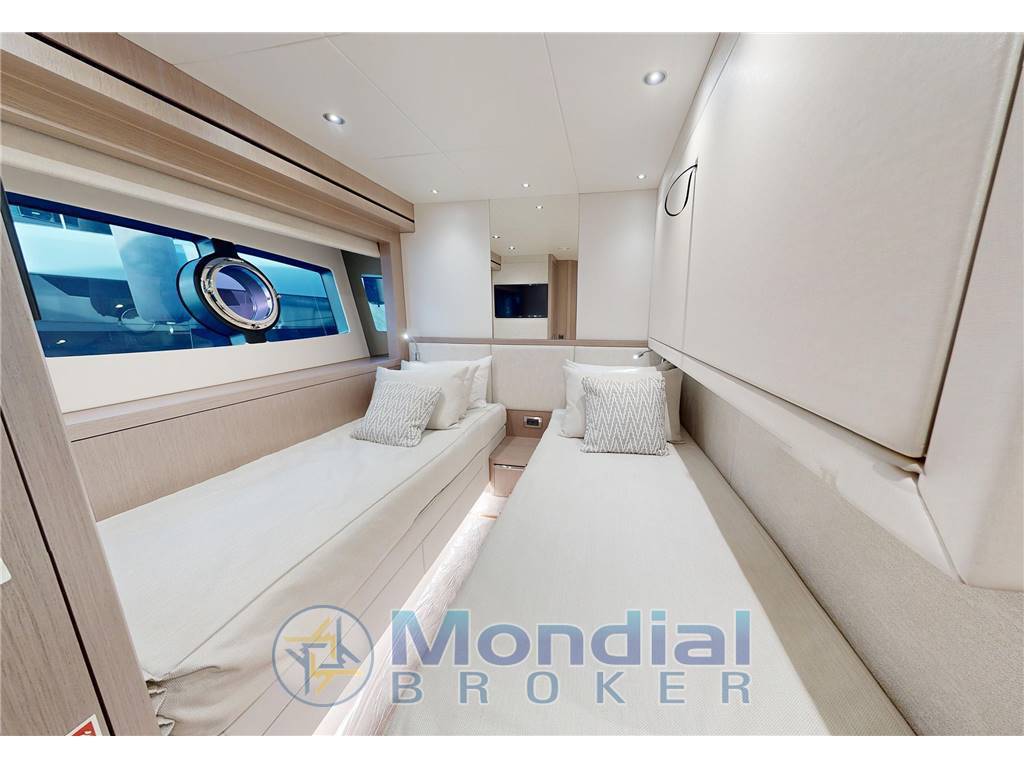 Sunseeker 95 yacht