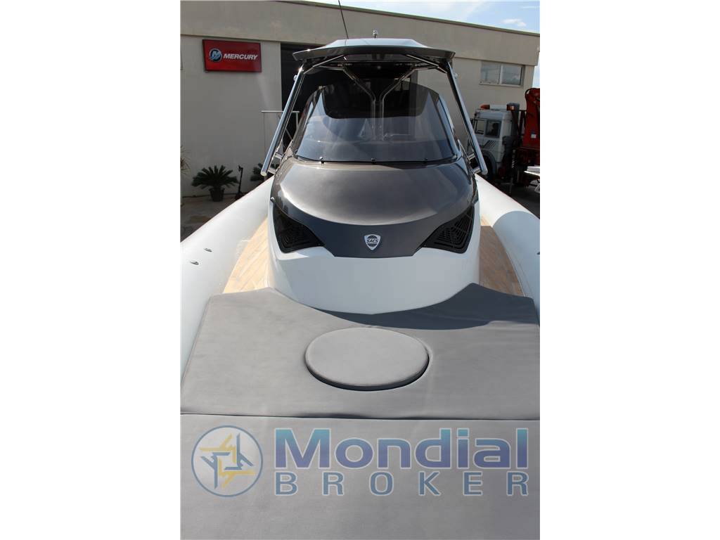 Sacs Strider 11 fb stock