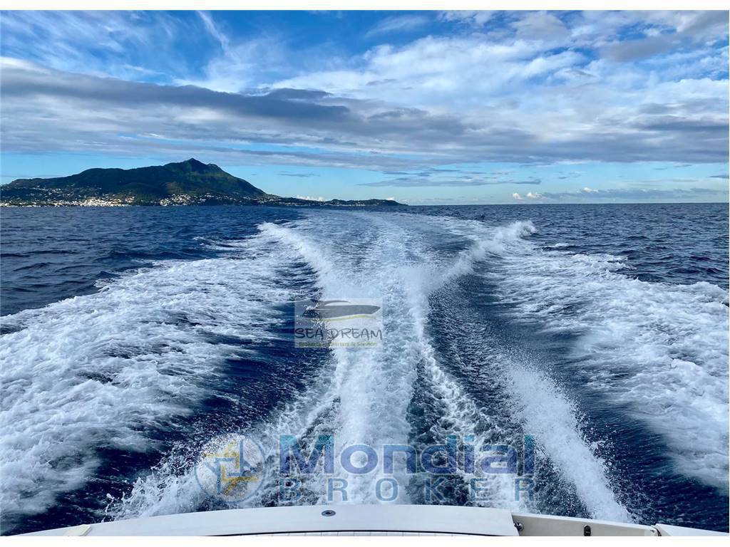 Tornado 38' flush deck