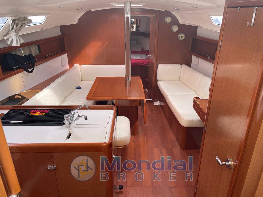 Beneteau Oceanis 37