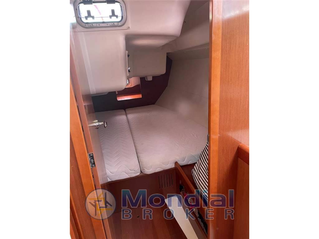 Beneteau Oceanis 37