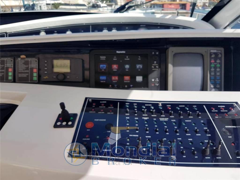 Pershing 54'