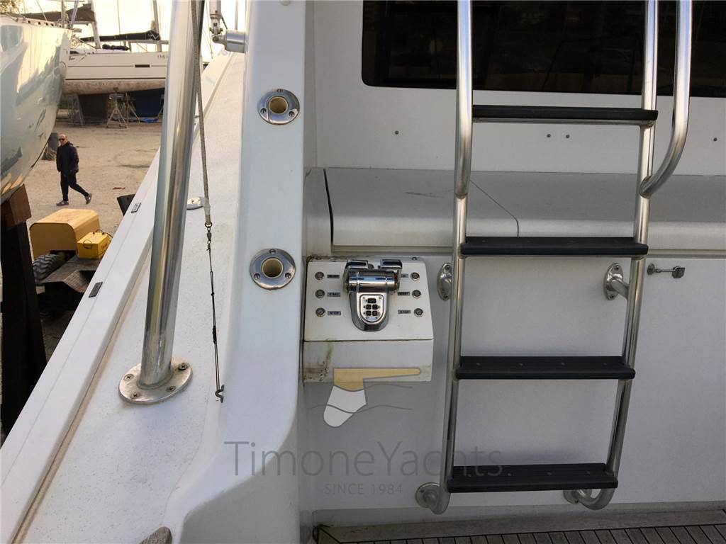 Hatteras 54 convertible