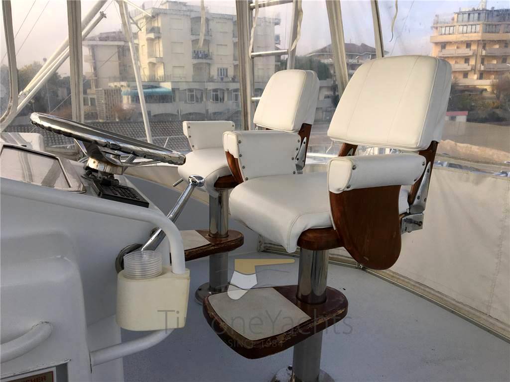 Hatteras 54 convertible