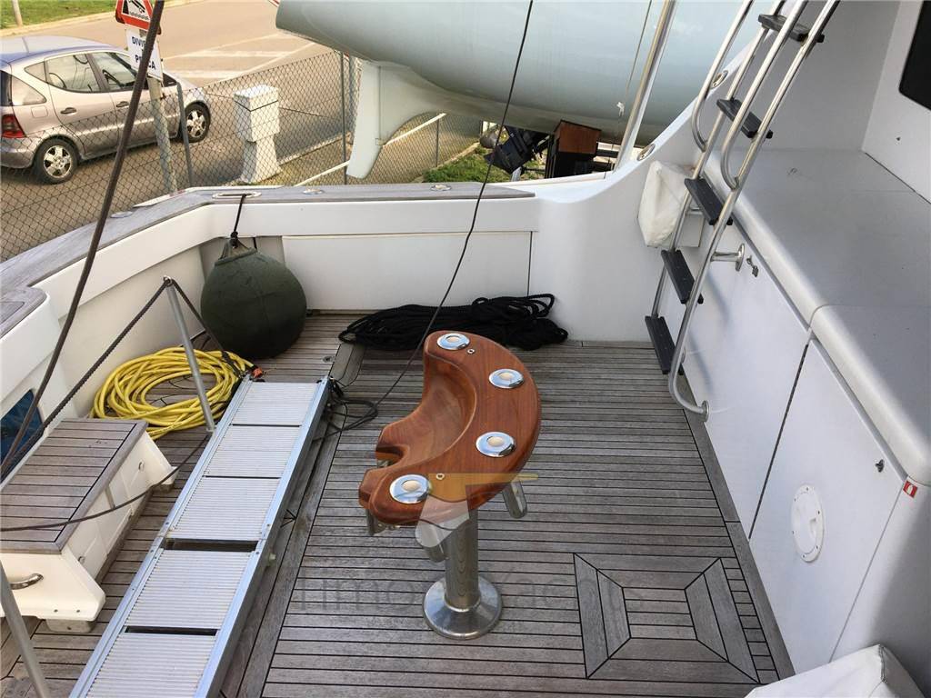 Hatteras 54 convertible