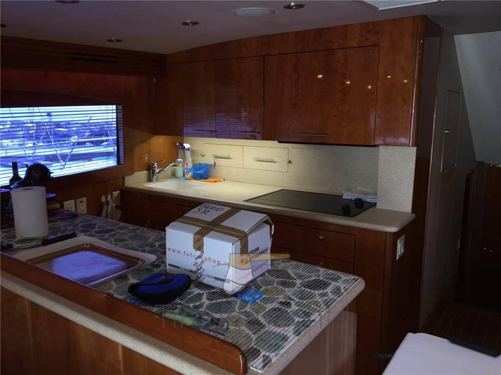 Hatteras 54 convertible