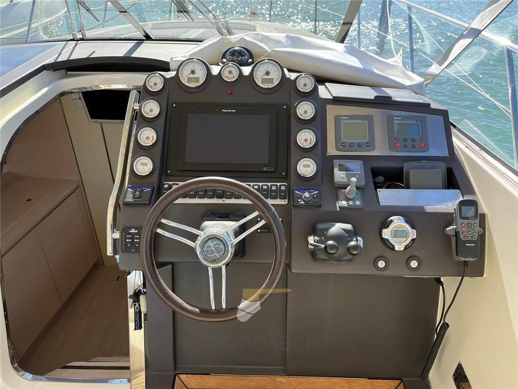 Atlantis 40