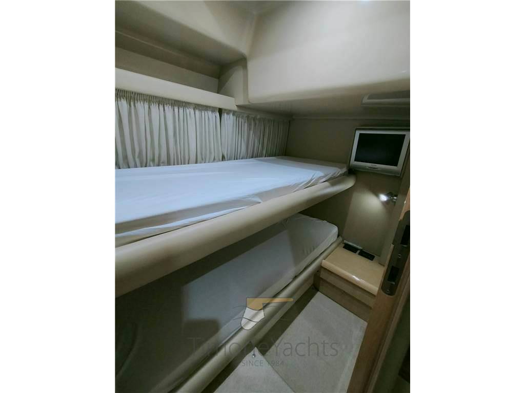 Ferretti 460