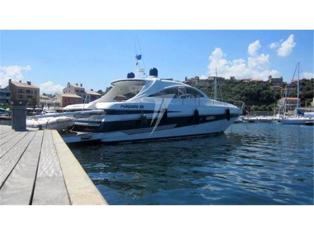 Pershing 65'