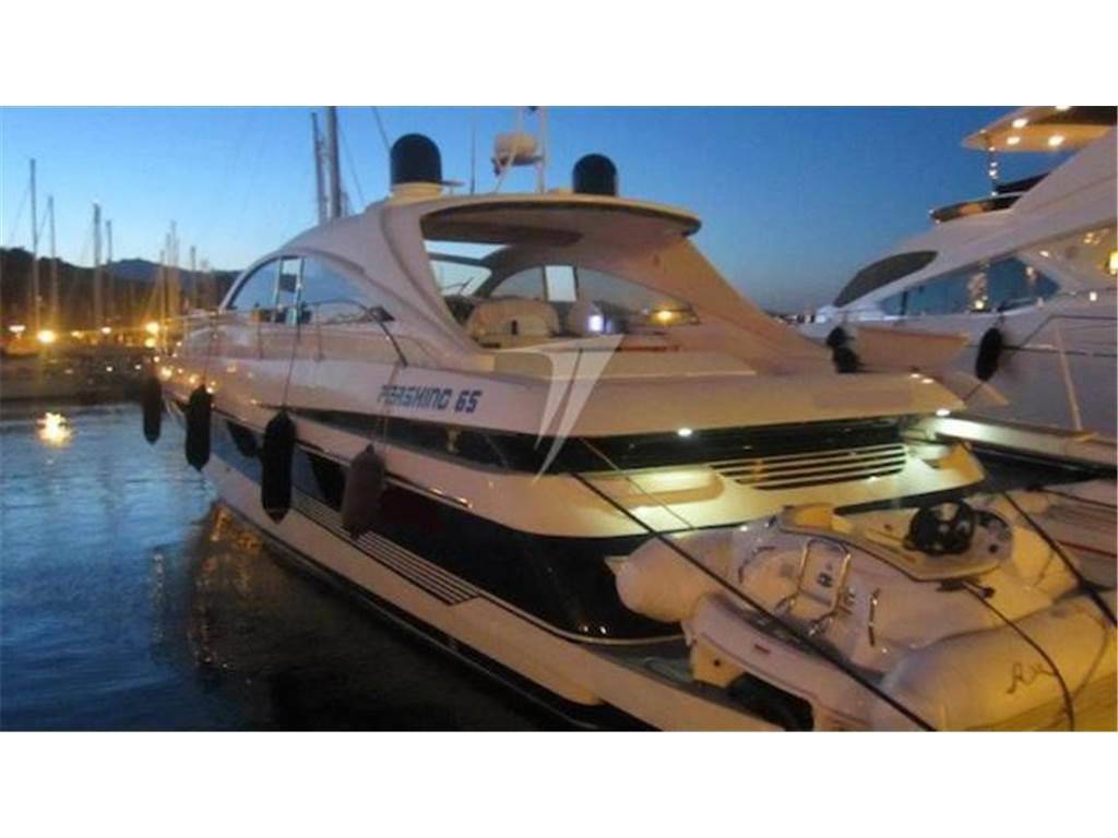 Pershing 65'