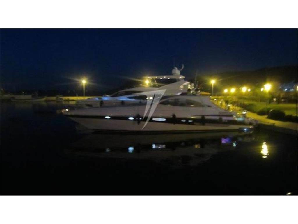 Pershing 65'