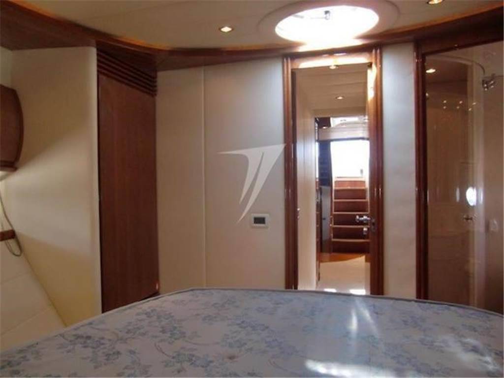 Pershing 65'