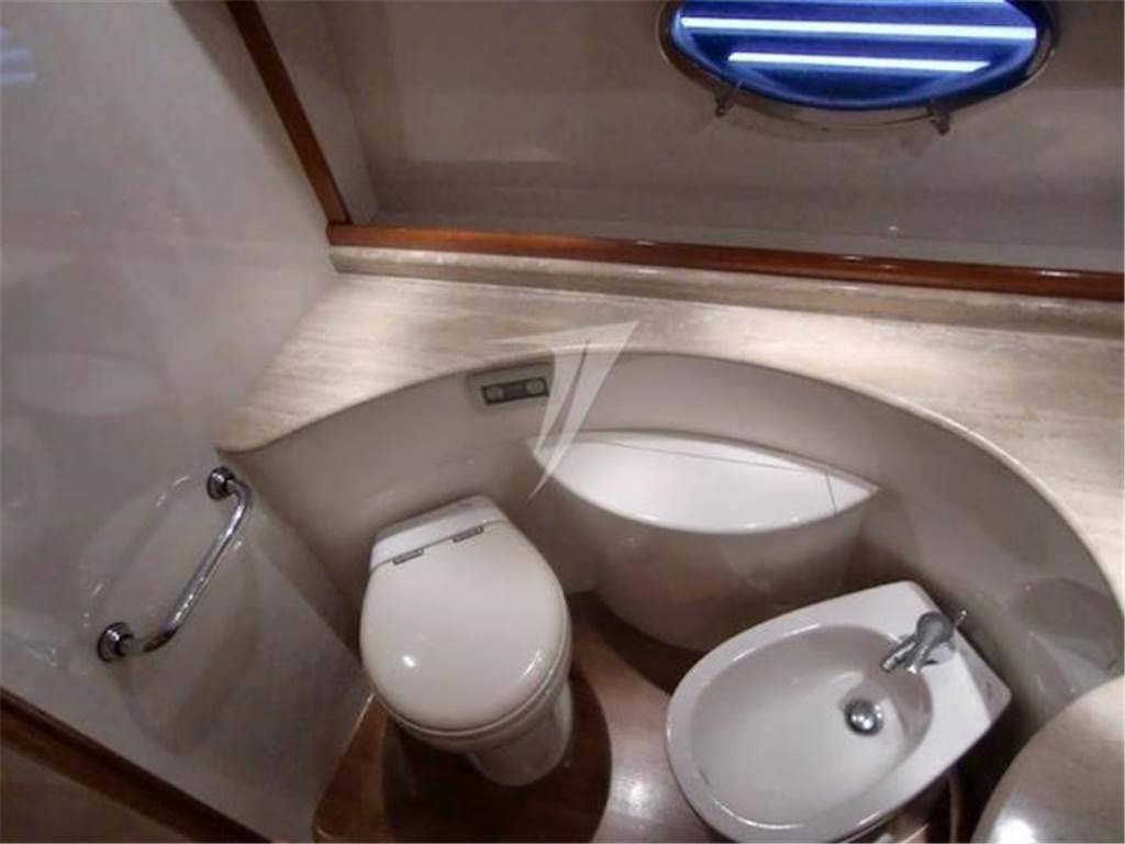 Pershing 65'