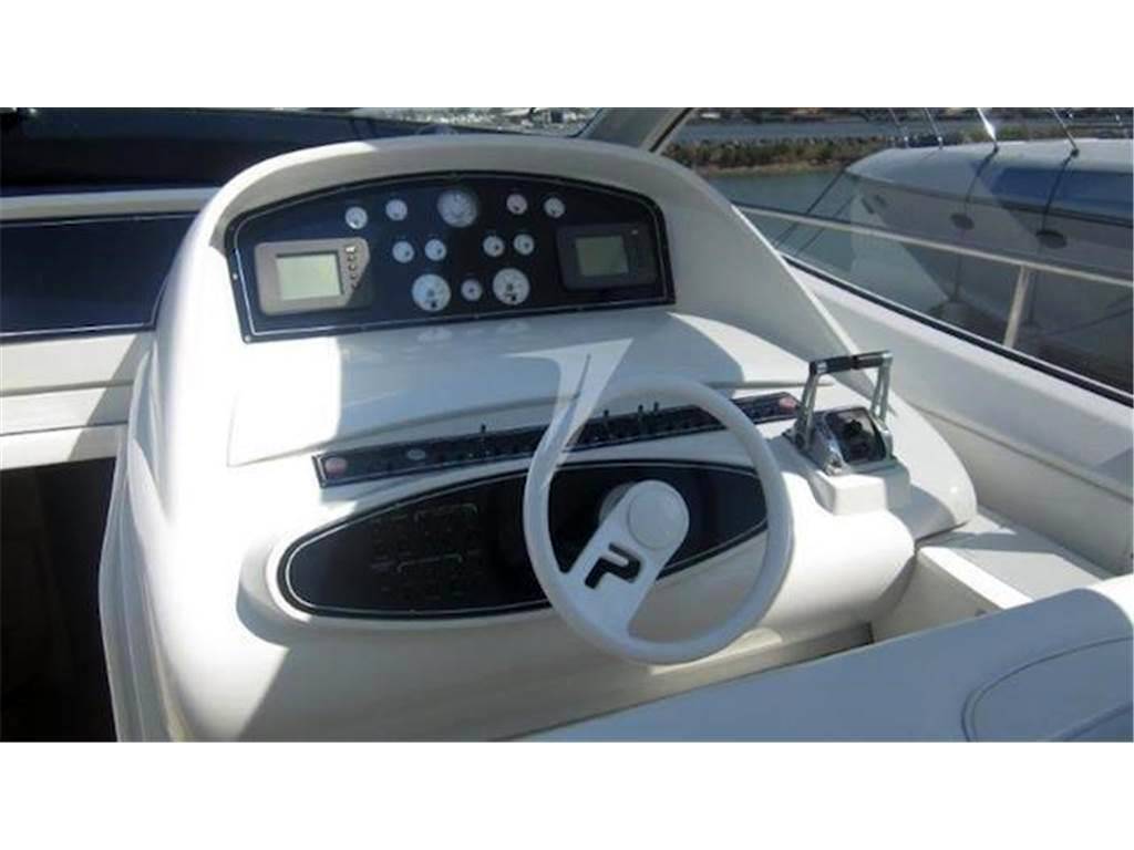 Pershing 65'
