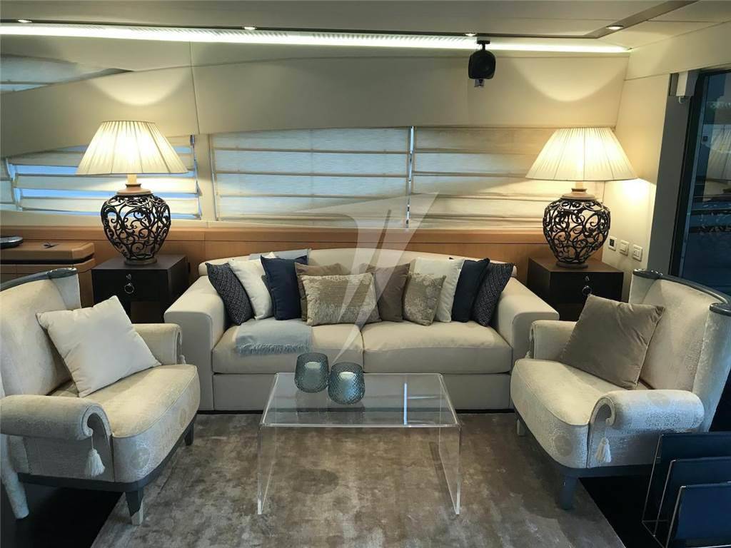 Pershing 90