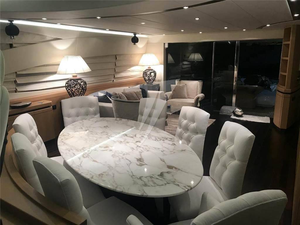 Pershing 90