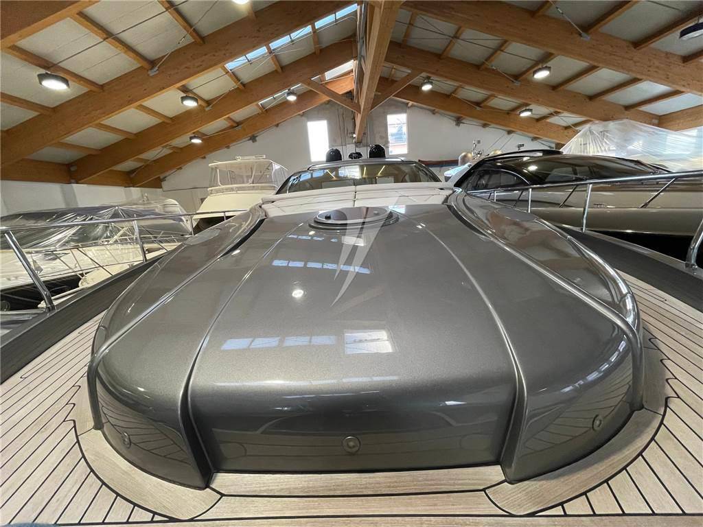 Pershing 70