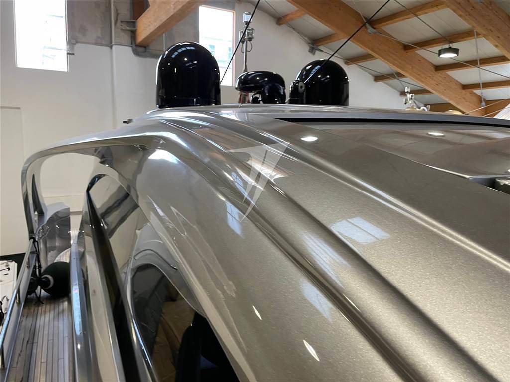 Pershing 70
