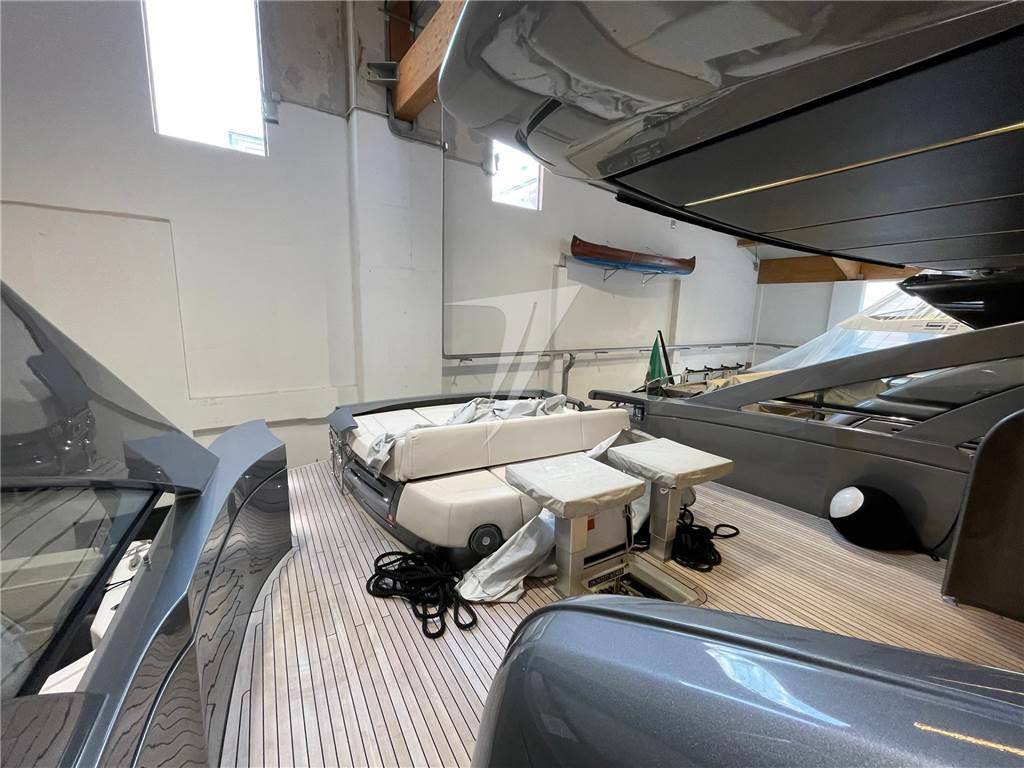 Pershing 70