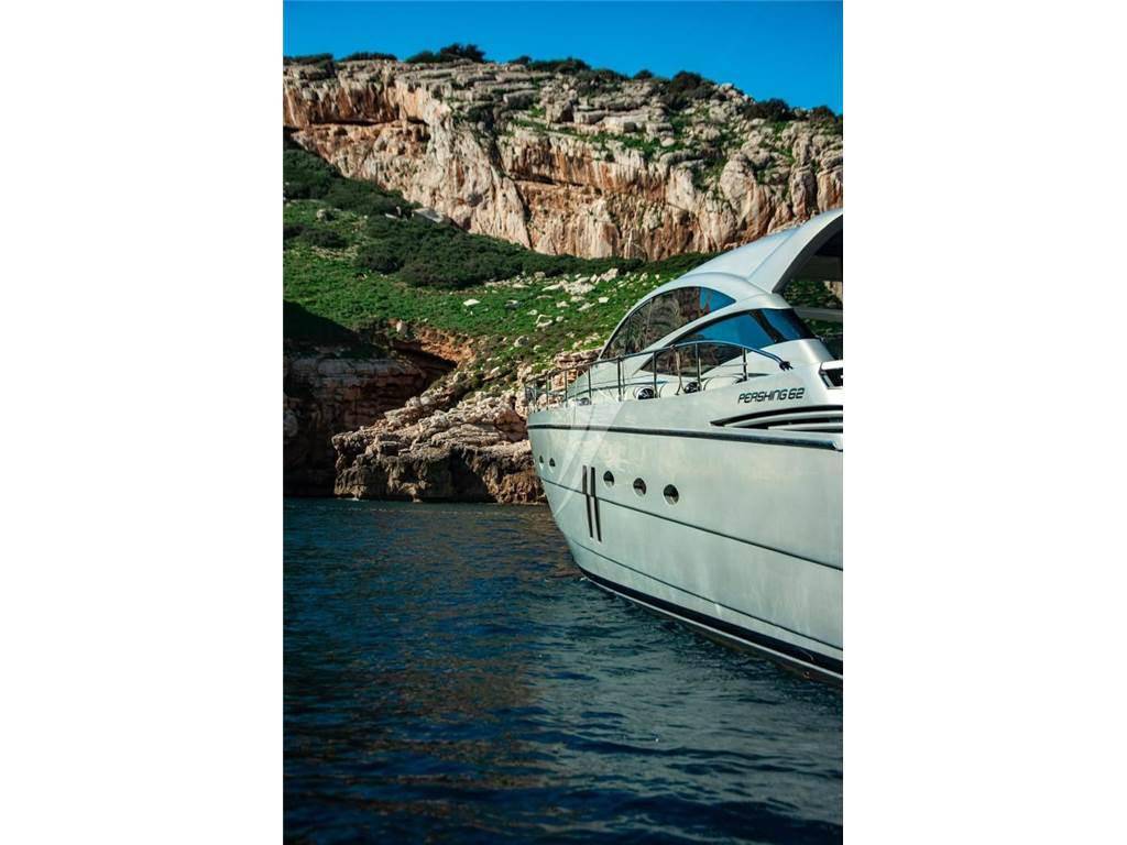 Pershing 62
