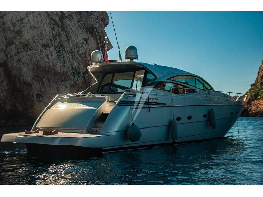 Pershing 62