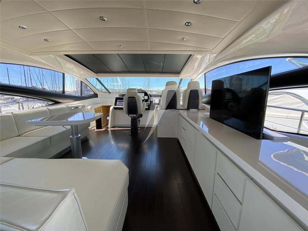 Pershing 62