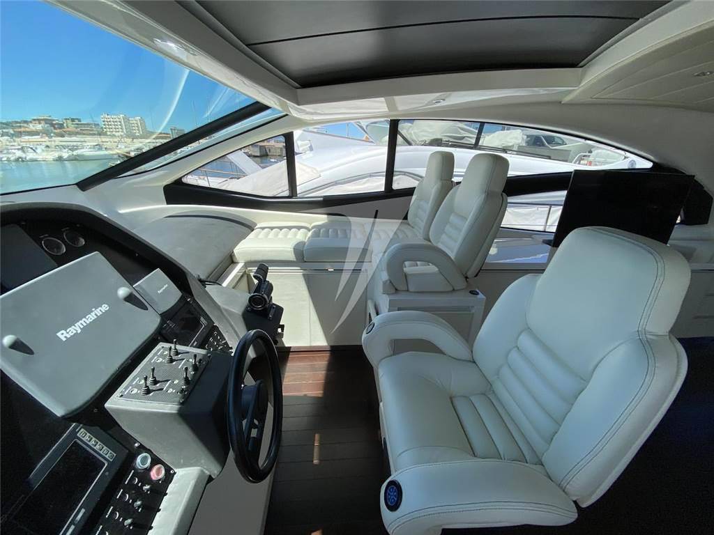 Pershing 62