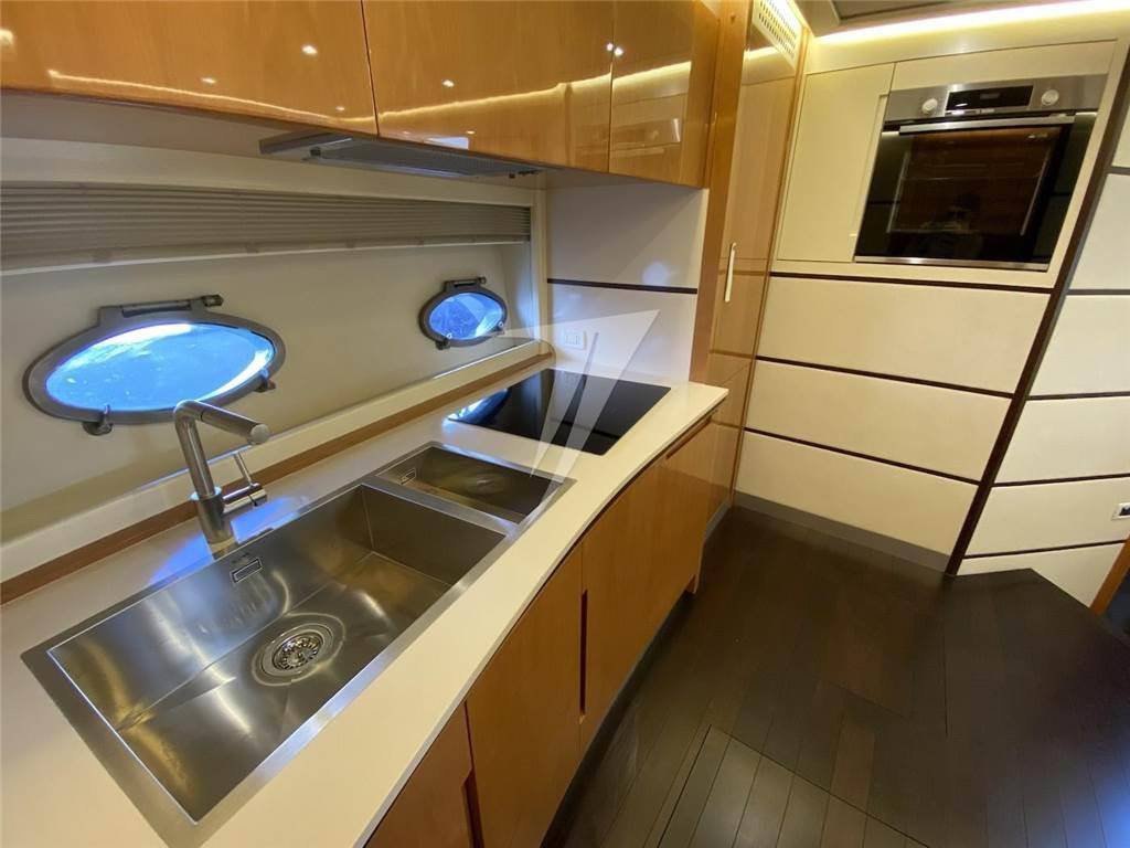 Pershing 62