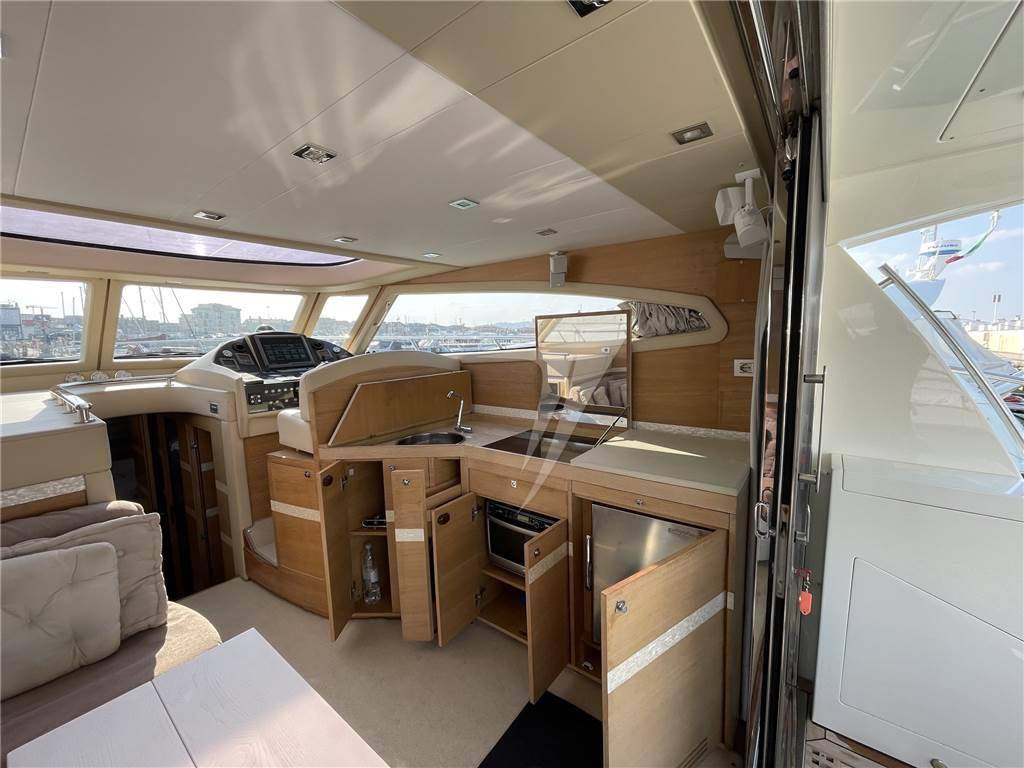Master yacht 52