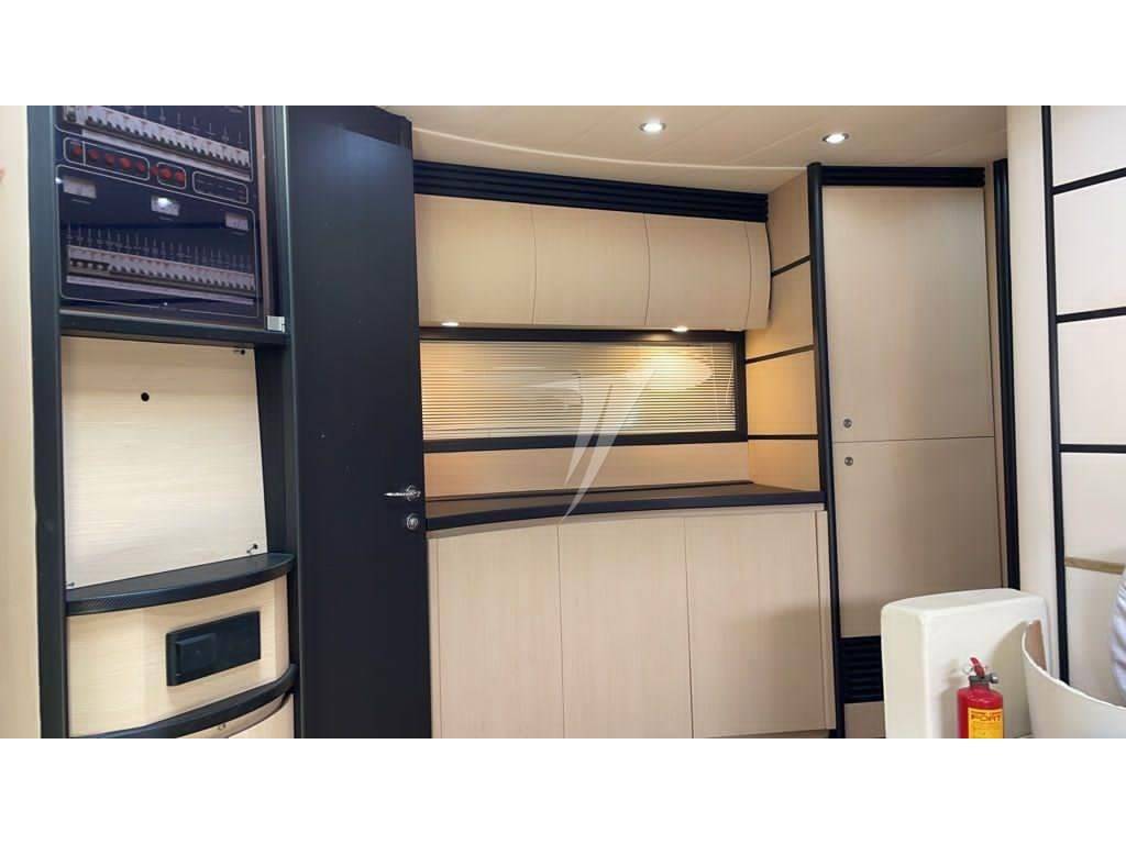 Pershing 50'
