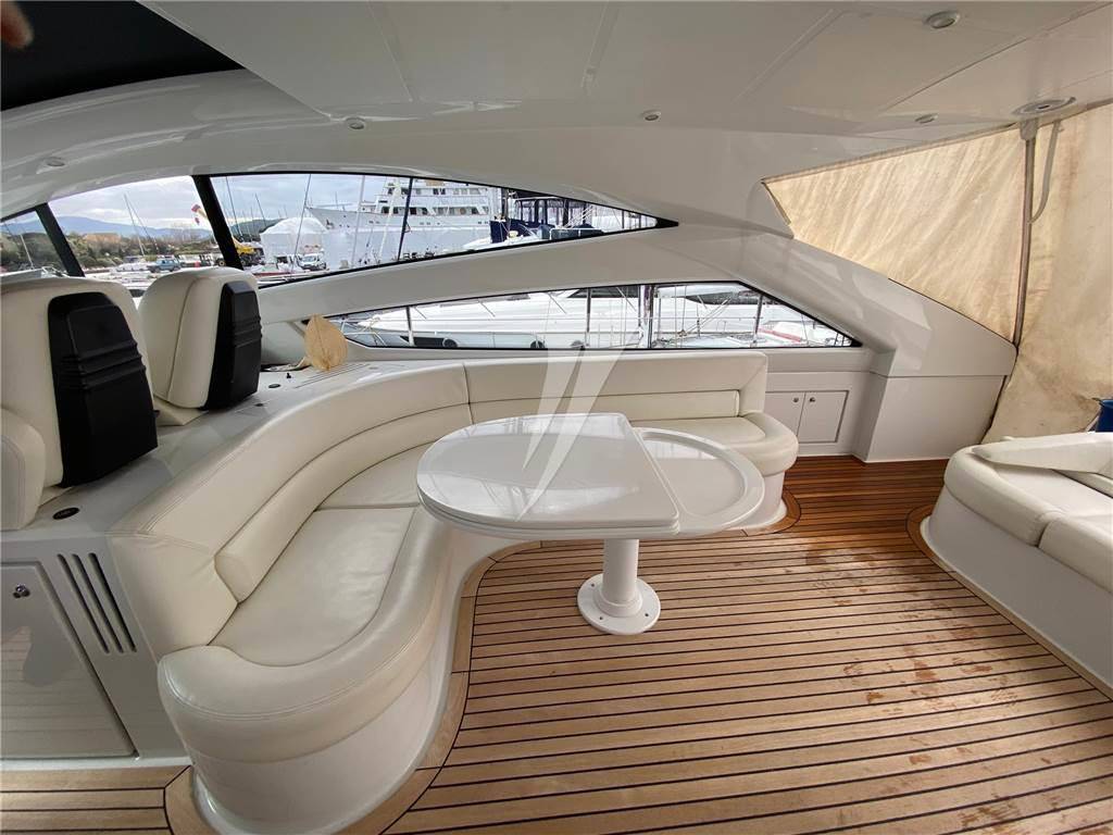 Pershing 56'